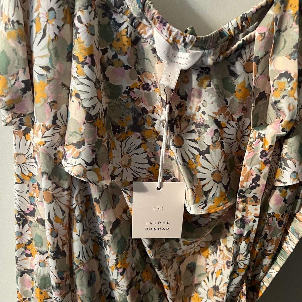NEW Lauren Conrad - Half Sleeve Top